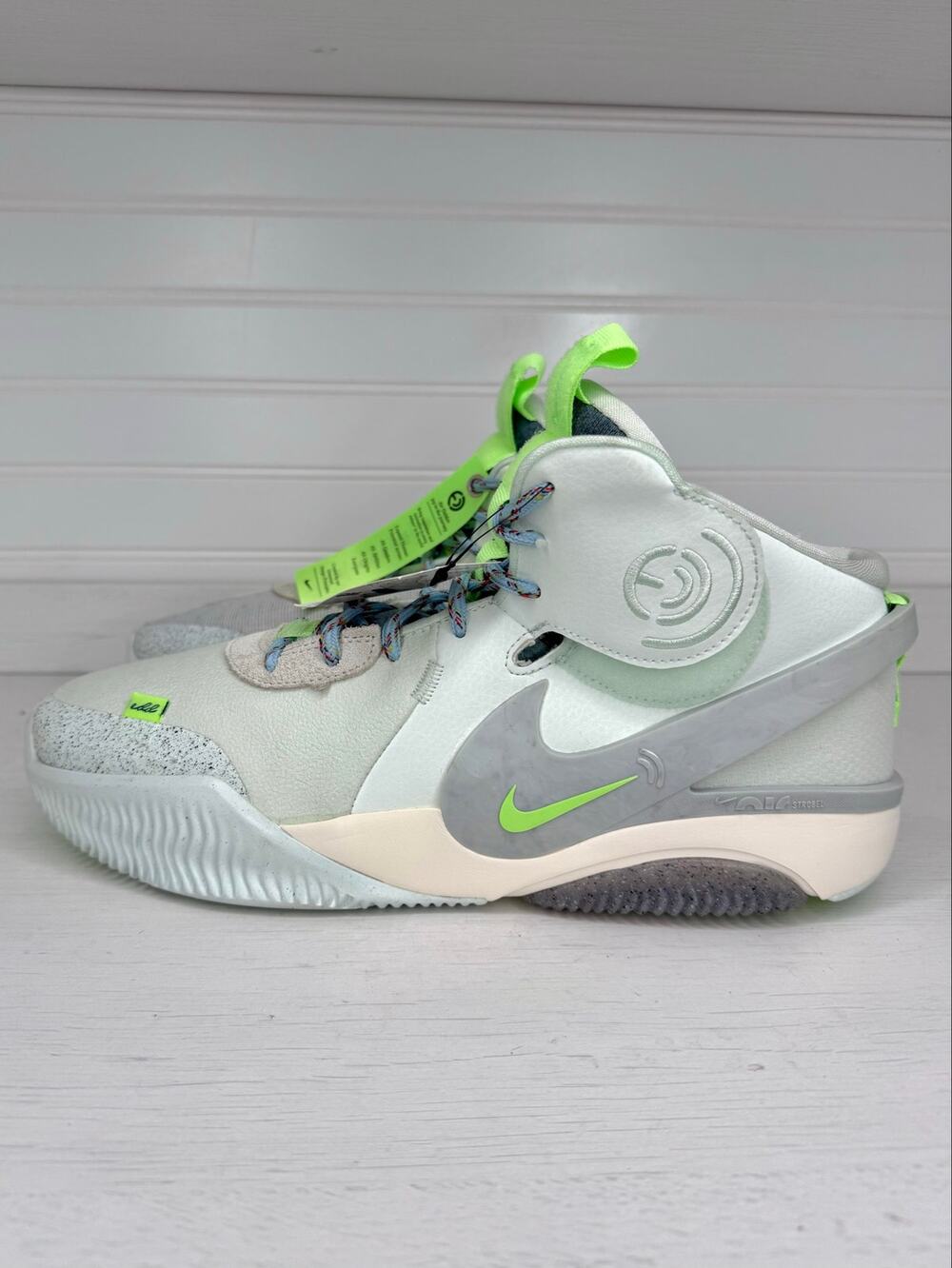 Nike Air Deldon 1 Lyme DM4096-300 Men’s 11.5 Barely Green FlyEase Like New